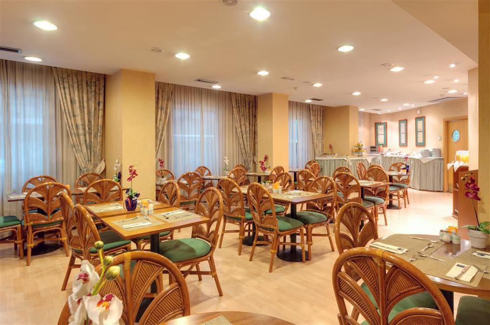 Hotel Elche Centro , Affiliated By Melia Restaurace fotografie