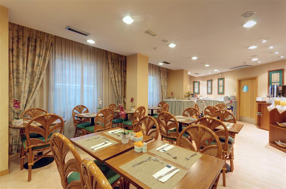 Hotel Elche Centro , Affiliated By Melia Restaurace fotografie